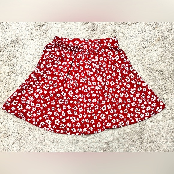 NWOT- Girl’s Pleated Floral Skirt Size 9 - Picture 4 of 6